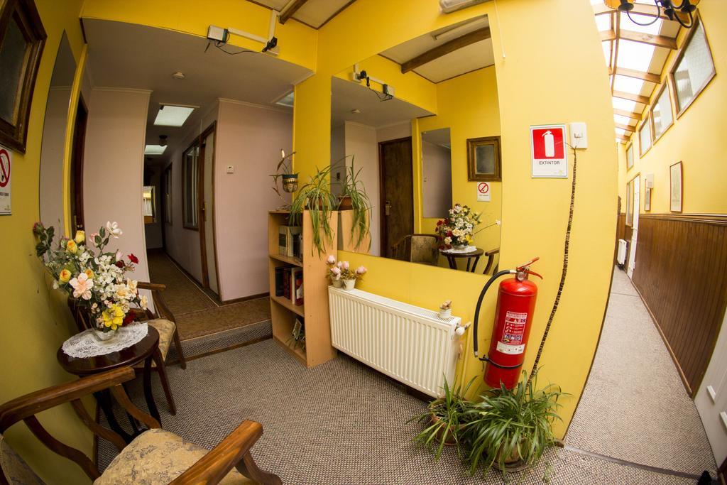 Hostal Cordillera プンタアレナス エクステリア 写真